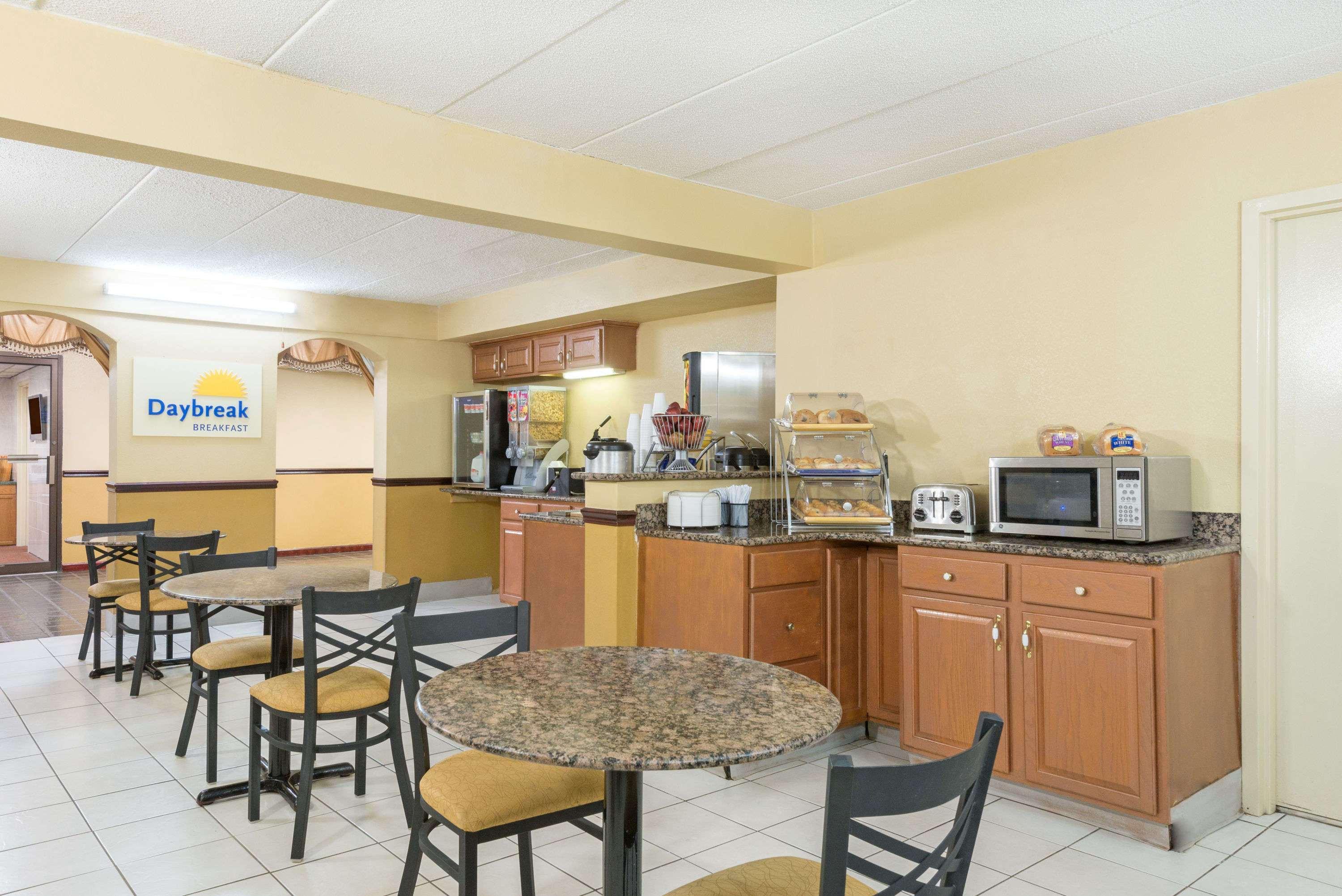 Days Inn By Wyndham Hagerstown I-70 Exterior foto